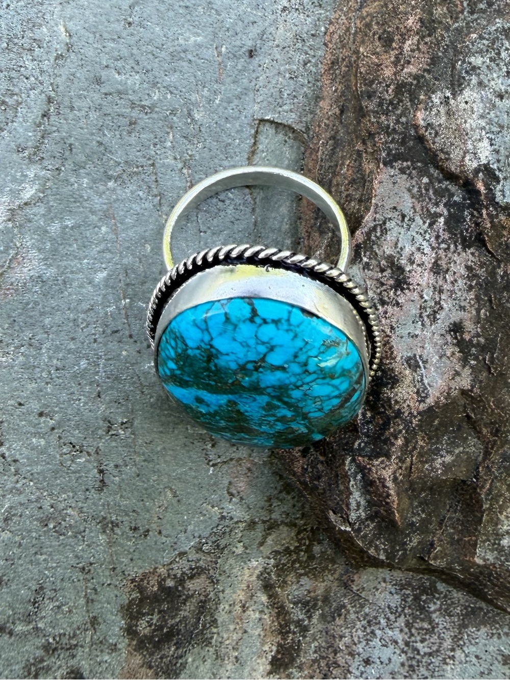 Vintage Chrysocolla Turquoise Colored Oval Silver Statement Ring - Picture 13 of 15